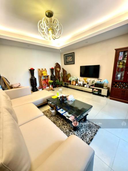 Cần bán villa sân vườn mặt tiền đường trần khánh dư đà lạt