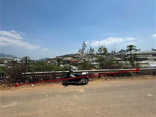 Lô đất mặt tiền đường nguyễn hoàng  đà lạt
