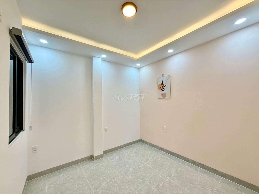 Nhà đúc 3 tấm. Phạm hùng sát Q5