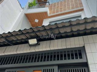 Nhà đúc 3 tấm. Phạm hùng sát Q5
