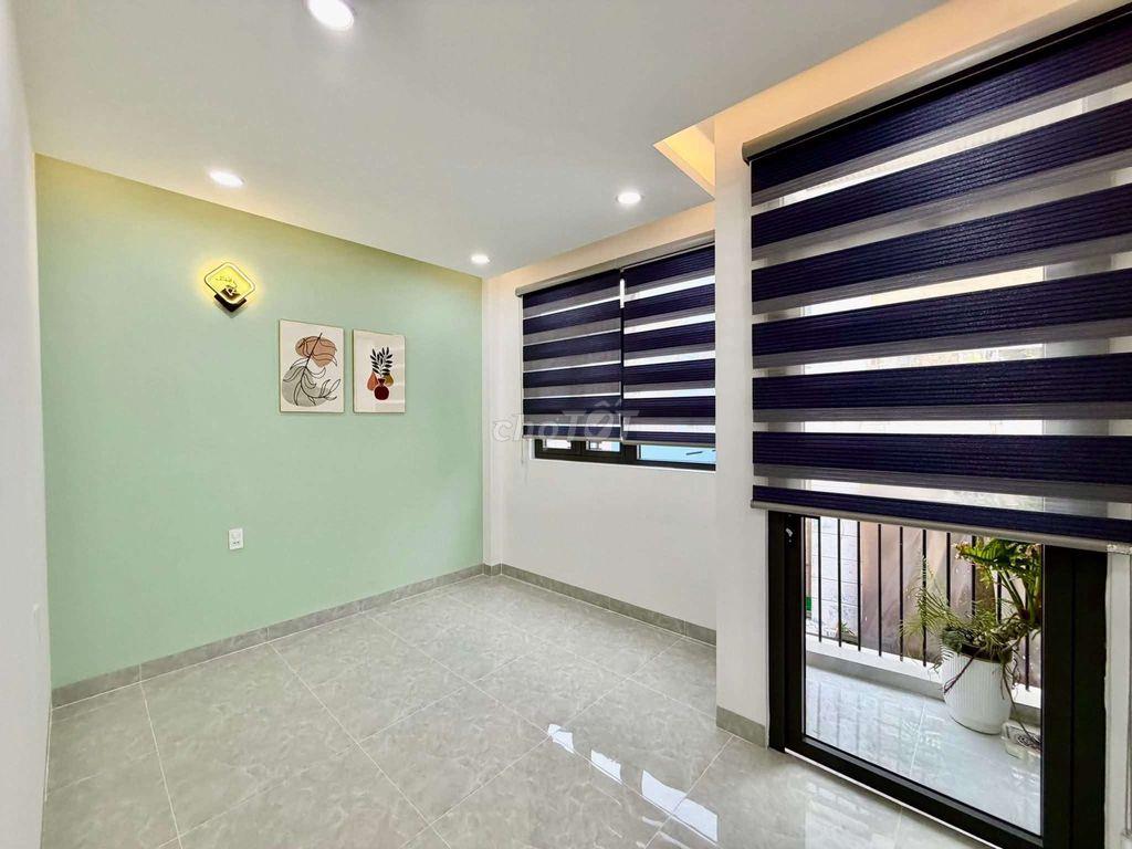 Nhà đúc 3 tấm. Phạm hùng sát Q5