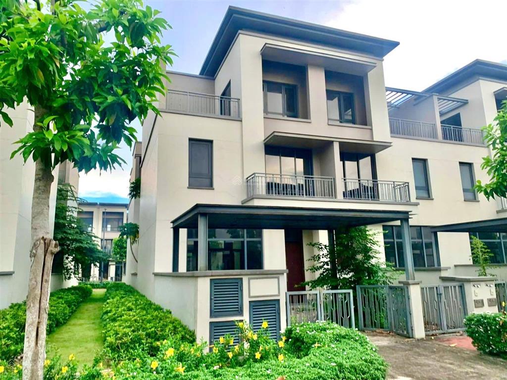 Nhà phố swanpark 1 trệt 2 lầu (đẹp như hình), vị trí thoáng mát cạnh công viên, giá full chỉ 5 tỷ