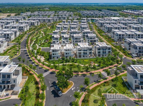 Nhà phố swanpark 1 trệt 2 lầu (đẹp như hình), vị trí thoáng mát cạnh công viên, giá full chỉ 4.9 tỷ