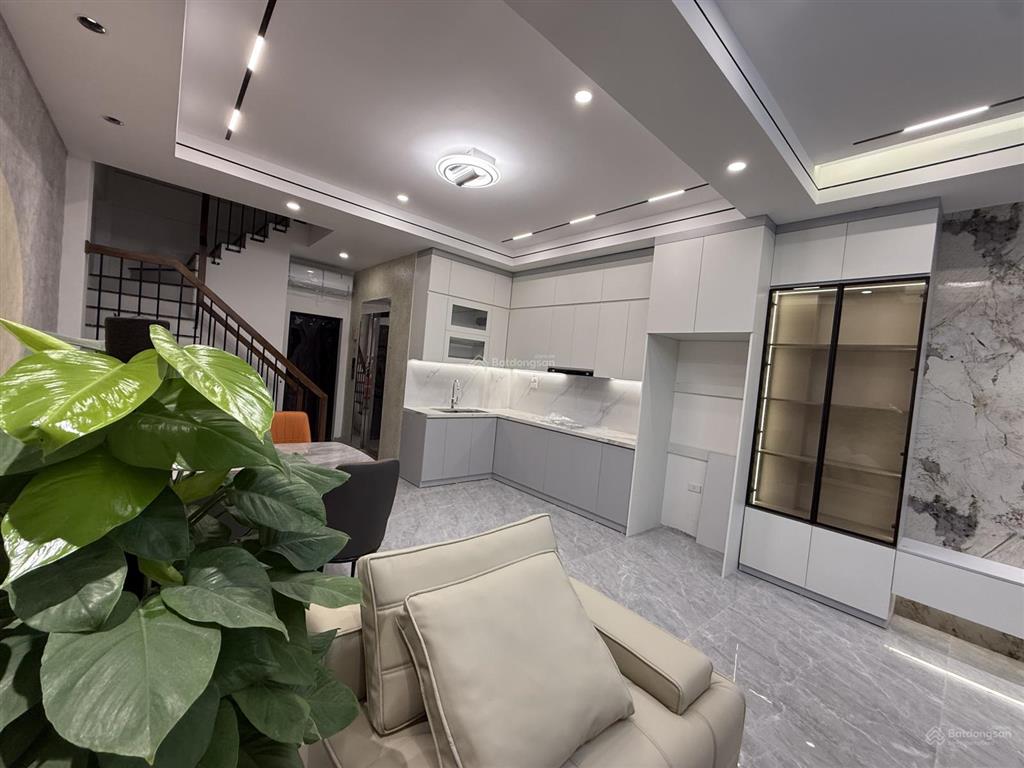 Bán căn nhà phố ngọc thuỵ  bồ đề  hn