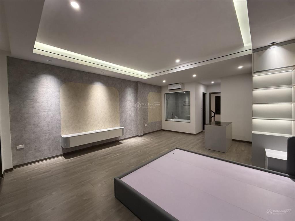 Bán căn nhà phố ngọc thuỵ  bồ đề  hn