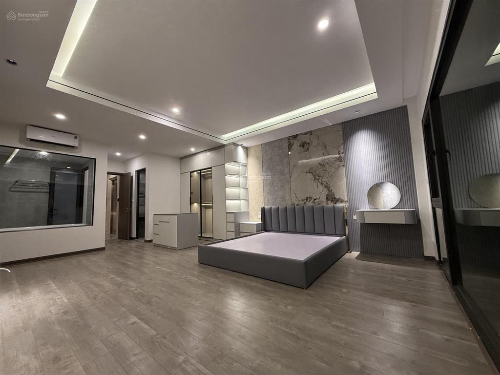Bán căn nhà phố ngọc thuỵ  bồ đề  hn
