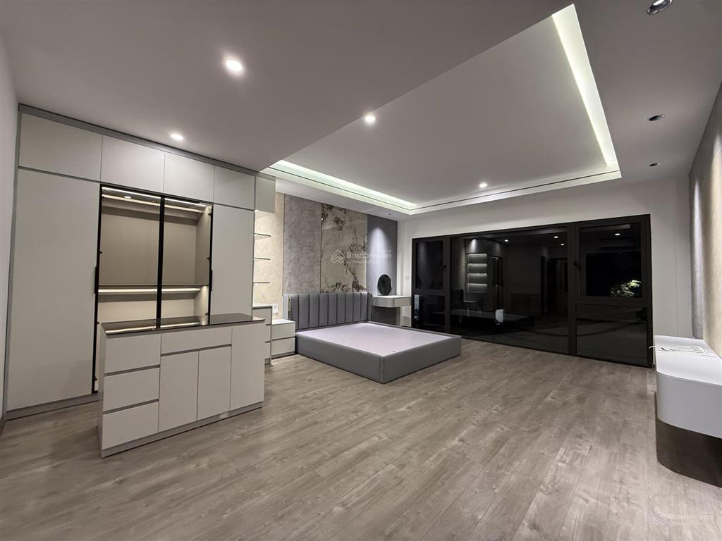 Bán căn nhà phố ngọc thuỵ  bồ đề  hn