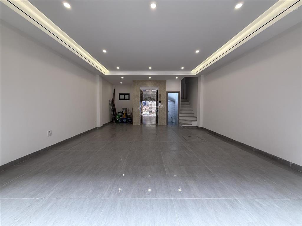 Nhà mới 7 tầng thang máy đối diện aeon mall long biên