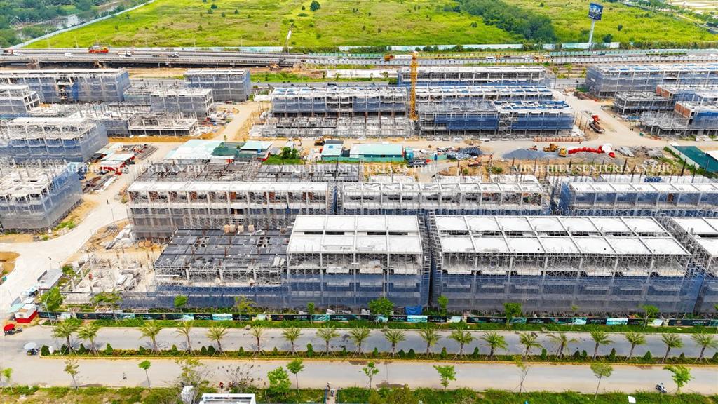 Nhà phố 5x15 hàng hiếm giá tốt nhất senturia an phú tháng 05/2026 chỉ 272 triệu/m2  0938 470 ***