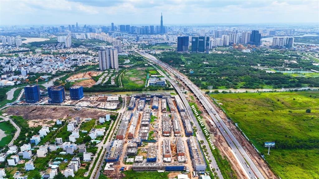 Nhà phố 5x15m hiếm có giá tốt senturia an phú tháng 08/2026 chỉ 267 triệu/m2.  0938 470 ***