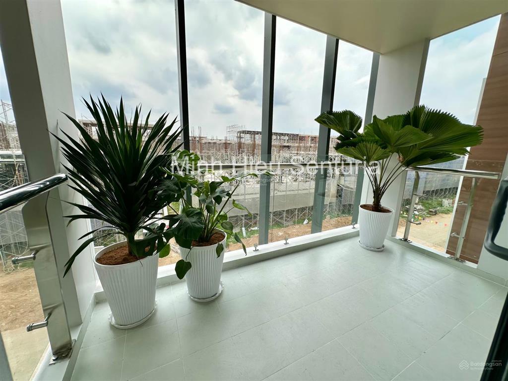 Nhà phố 6x21,5m, giá tốt senturia an phú  chỉ 290 triệu/m2   0938 470 ***