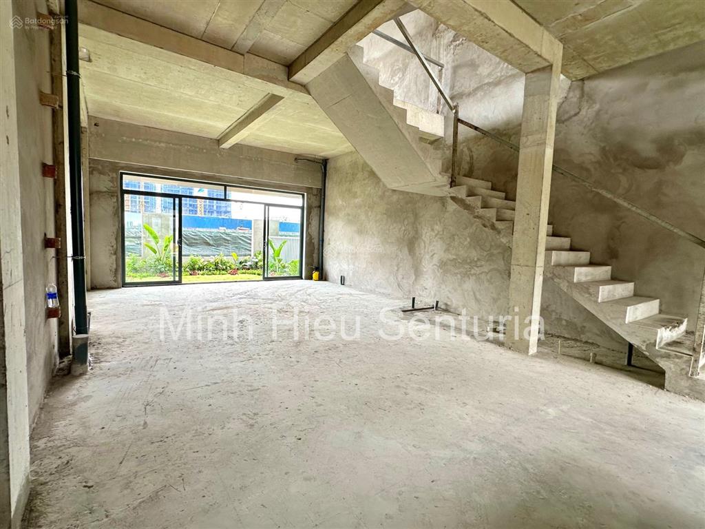 Nhà phố 6x21,5m, giá tốt senturia an phú  chỉ 290 triệu/m2   0938 470 ***