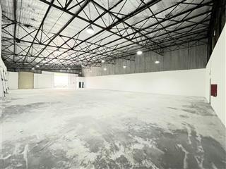 Cho thuê kho 1300m2 đường cộng hòa ngay sân bay tân sơn nhất, cont 40 vào kho, bảo vệ kho 24/24