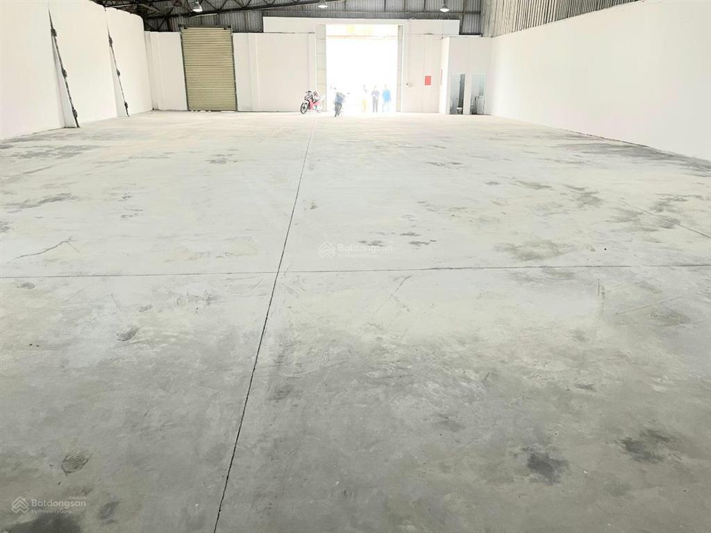 Cho thuê kho 1300m2 đường cộng hòa ngay sân bay tân sơn nhất, cont 40 vào kho, bảo vệ kho 24/24