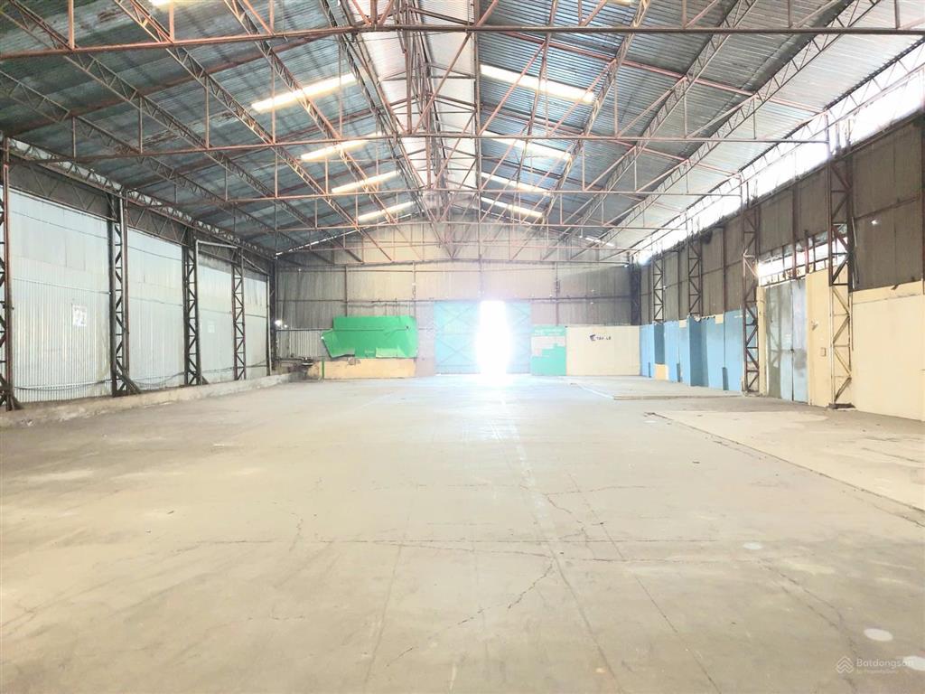 Cho thuê kho, nhà xưởng dt 900m2 gần cầu chà và quận 8