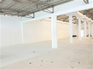 Cho thuê kho ngay công viên lê thị riêng trung tâm q10 cont vào kho dt 450m2
