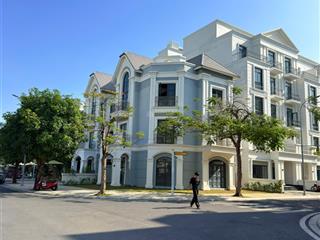 Căn góc biệt thự 243m2 69.9 tỷ đường trục chính khu manhattan glory  vinhomes grand park