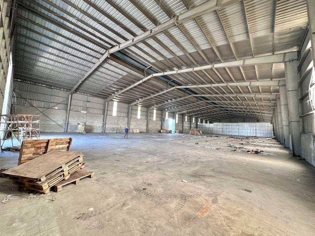 1050m2 kho xưởng khu vực Cổ Linh cần cho thuê, container ra vào, giá 145tr/th