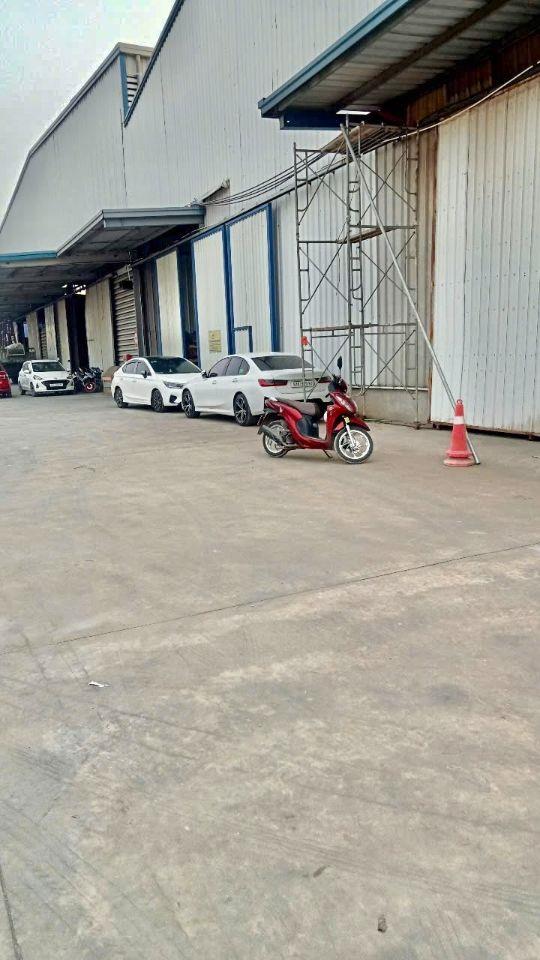 Cho thuê kho xưởng CCN Quất Động, DTSD 5450m, xuất đầy đủ VAT