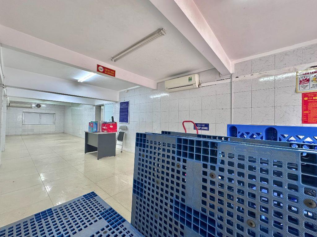 150m kho hàng, văn phòng khu vực Giải Phóng cho thuê, container đỗ