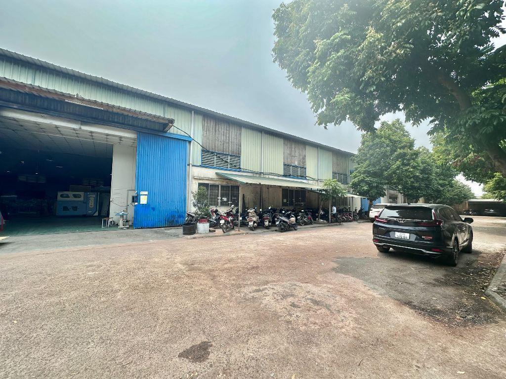 3950m kho xưởng khu vực KCN Hà Bình Phương cho thuê, đầy đủ VAT, container đỗ tận cửa