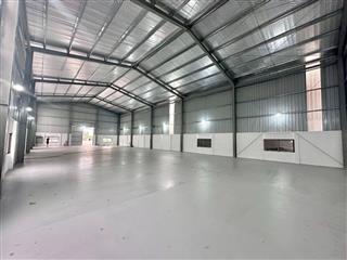 Cho thuê kho xưởng khu vực Cự Khối, DTSD 800m, pccc tự động, giá 77tr/th