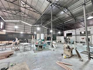 525m kho xưởng khu vực Việt Hưng cần cho thuê, container đỗ gần, giá 85k/m