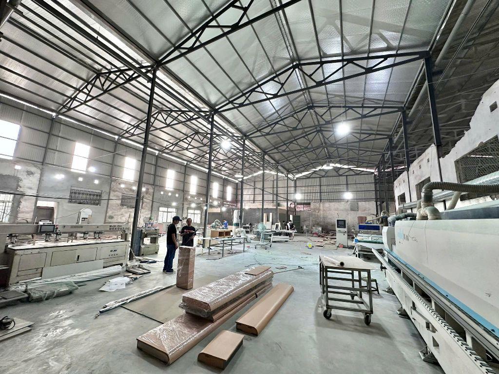 525m kho xưởng khu vực Việt Hưng cần cho thuê, container đỗ gần, giá 85k/m