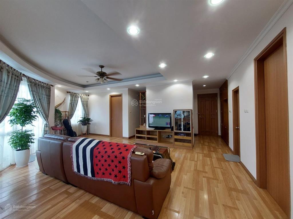Chính chủ cho thuê căn chung cư hacisco. r.1604. 3pn, 2wc, diện tích. 115m², đống đa, hà nội.