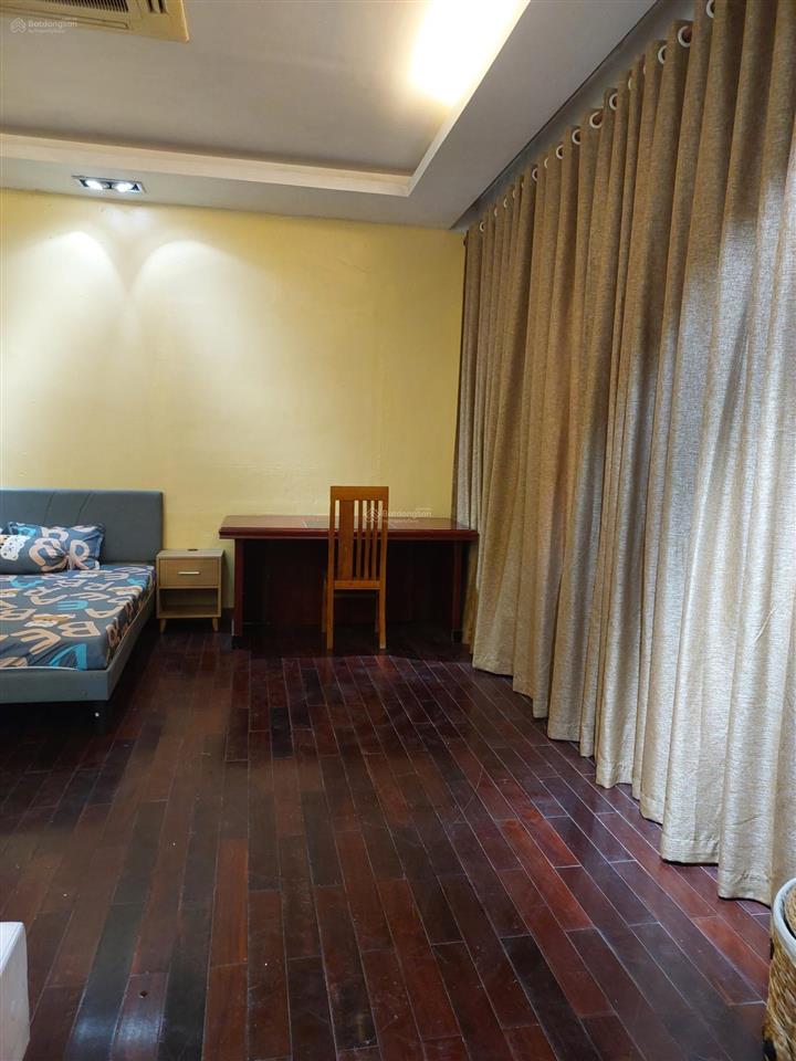 Cho thuê biệt thự 3 tầng, 4pn, 4wc, 267m2 đất, 3 tầng, 2 cổng, gara tại nhà 11a, ngõ 28/44 tứ liên