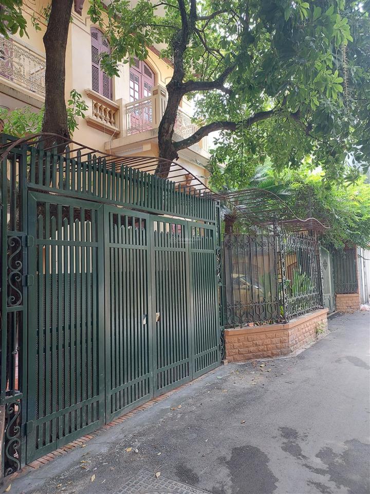Cho thuê biệt thự 3 tầng, 4pn, 4wc, 267m2 đất, 3 tầng, 2 cổng, gara tại nhà 11a, ngõ 28/44 tứ liên