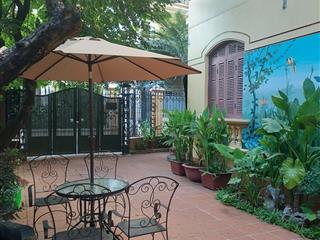 Cho thuê biệt thự 3 tầng, 4pn, 4wc, 267m2 đất, 3 tầng, 2 cổng, gara tại nhà 11a, ngõ 28/44 tứ liên