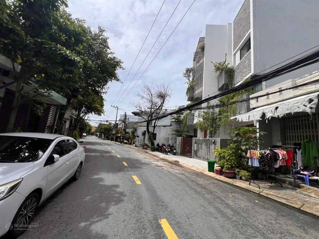Đất đường 7m5 phó đức chính, cạnh vương thừa vũ, sơn trà, dt 104m2 ngang 8.3m giá 10.8tỷ