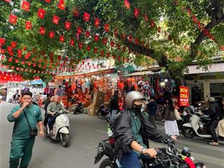 Chính chủ bán nhà mp hàng mã sổ đỏ 55m2 xây mới 5 tầng mt gần 4m đang cho thuê