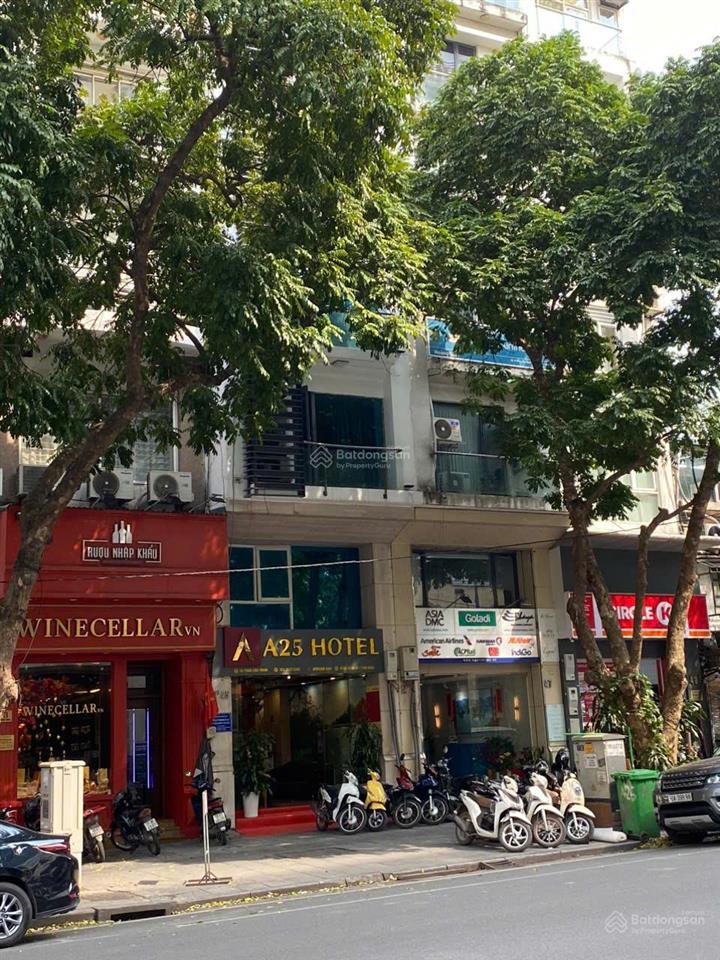 Mặt tiền phan đình phùng sát vườn hoa hàng đậu sổ đỏ 250m2 nhà ô góc mt 10m giá 240 tỷ