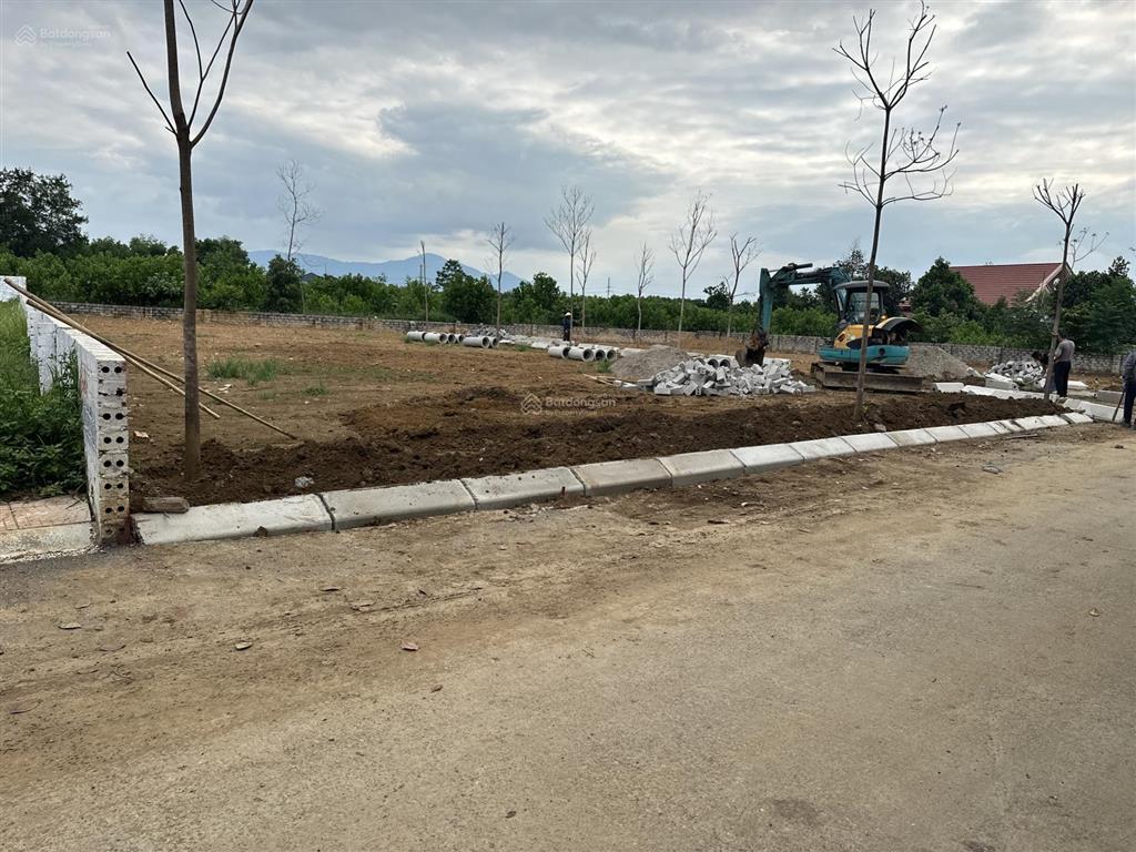 Cần bán gấp lô đất dt 150m full thổ cư tại khu công nghệ cao hòa lạc giá chỉ hơn 2 tỷ