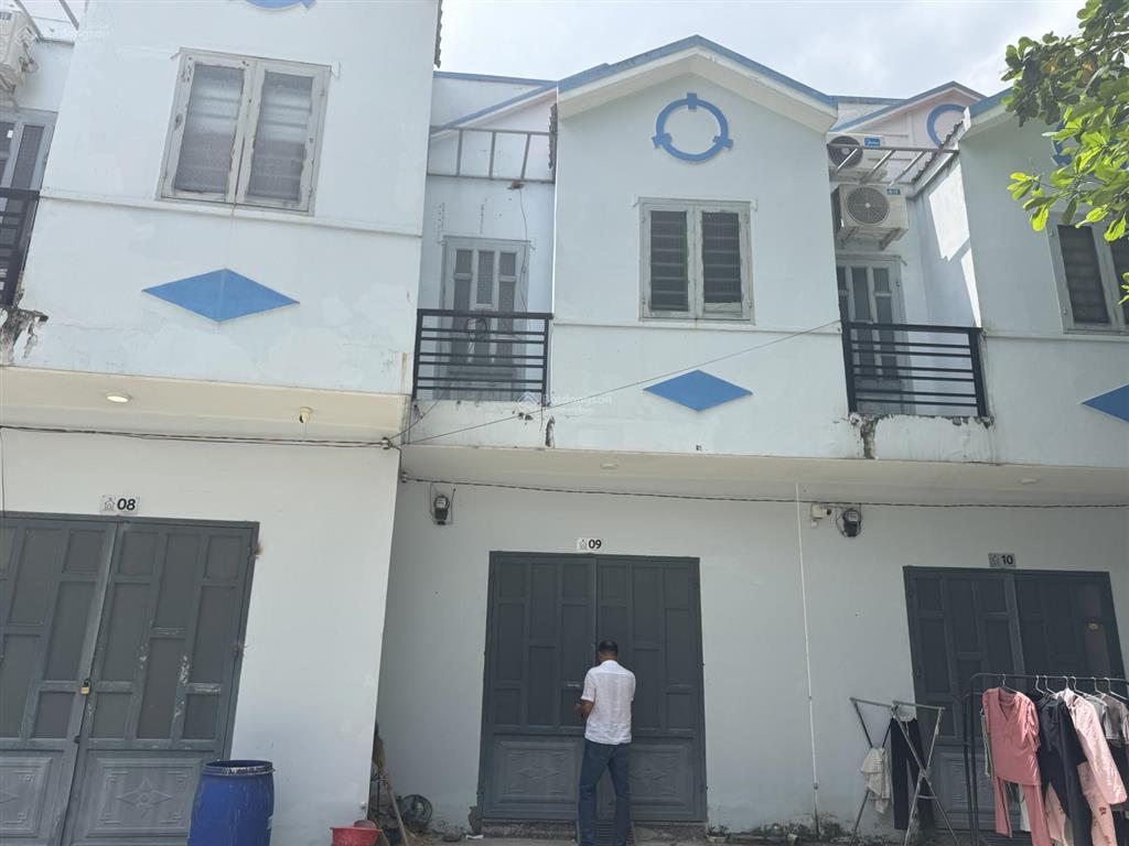 Thuê nhà nguyên căn 1 trệt 2 lầu đường huỳnh văn cù giá 4.5tr nội thất