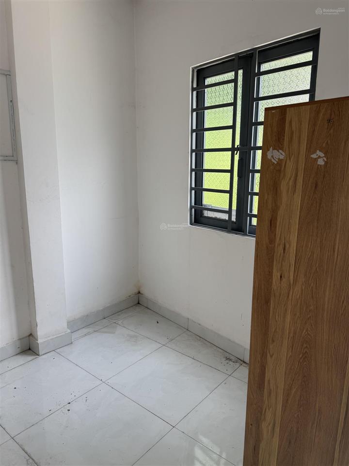 Thuê nhà nguyên căn 1 trệt 2 lầu đường huỳnh văn cù giá 4.5tr nội thất