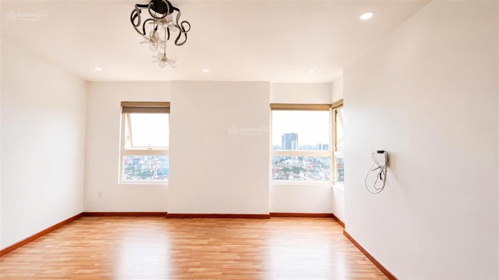 Diamond riverside 3pn trực diện hướng đông, view q1, võ văn kiệt  tầng đẹp  view thoáng  alo em