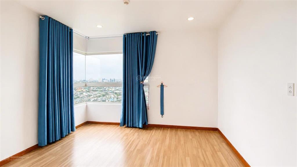 Diamond riverside 3pn trực diện hướng đông, view q1, võ văn kiệt  tầng đẹp  view thoáng  alo em