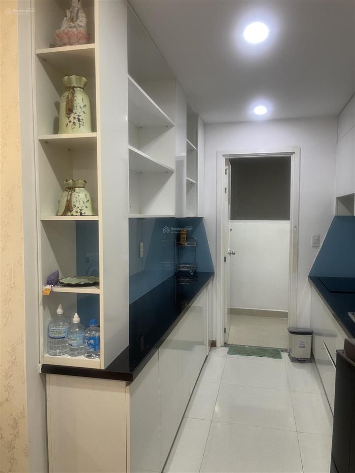 Diamond riverside bán 2pn có nội thất, tầng đẹp, view q1 giá 3,2 tỷ, chìa khóa sẵn.