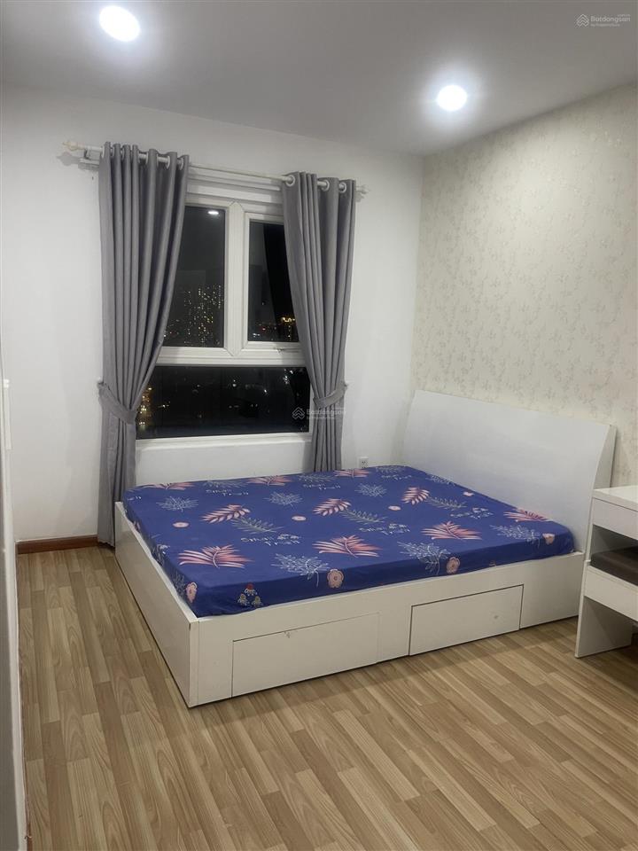 Diamond riverside bán 2pn có nội thất, tầng đẹp, view q1 giá 3,2 tỷ, chìa khóa sẵn.