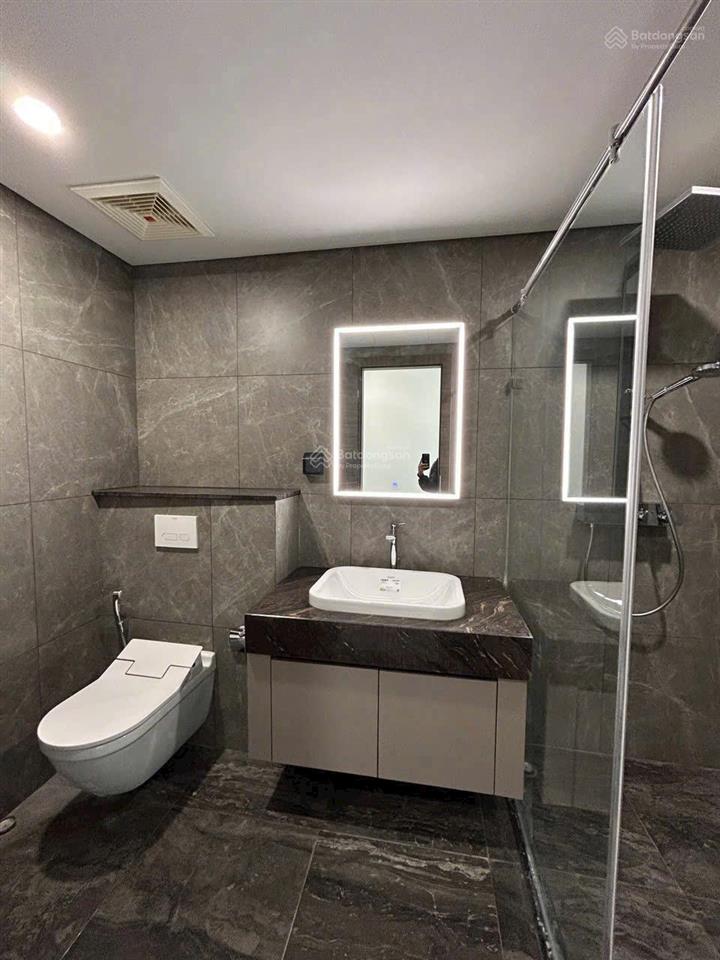 Bán căn góc 2pn + 1 137,20 m2 noble riverside q7. giá tốt nhất thị trường