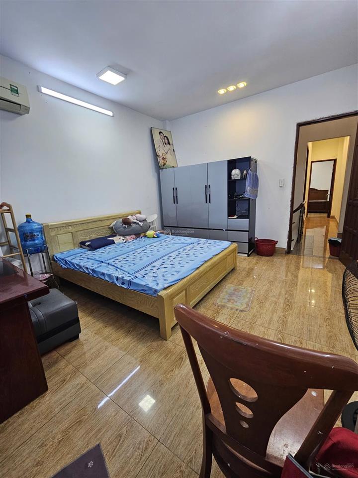 Bán nhà tân tạo bình tân 4x14  trệt, lầu, đường xe hơi tránh  chủ kẹt tiền bán chỉ 4 tỷ 100