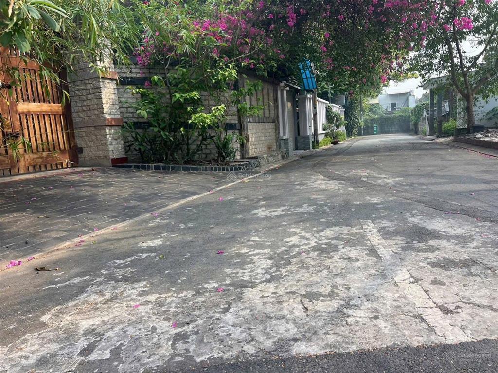 Chính chủ bán đất sau lưng công an xã bà điểm mới, gần chợ xuân thới thượng. đường to giá tốt