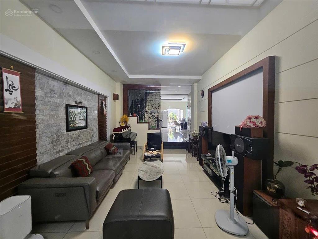 Nhà đẹp, thoáng, nở hậu nguyễn thị thập q7!