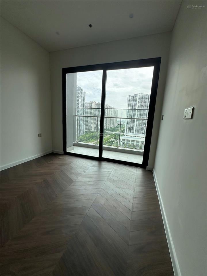 Chênh đúng 300tr so với giá hđmb bán căn 2n+ trục 10 tầng 1x tòa a3  xem nhà 0919 452 ***