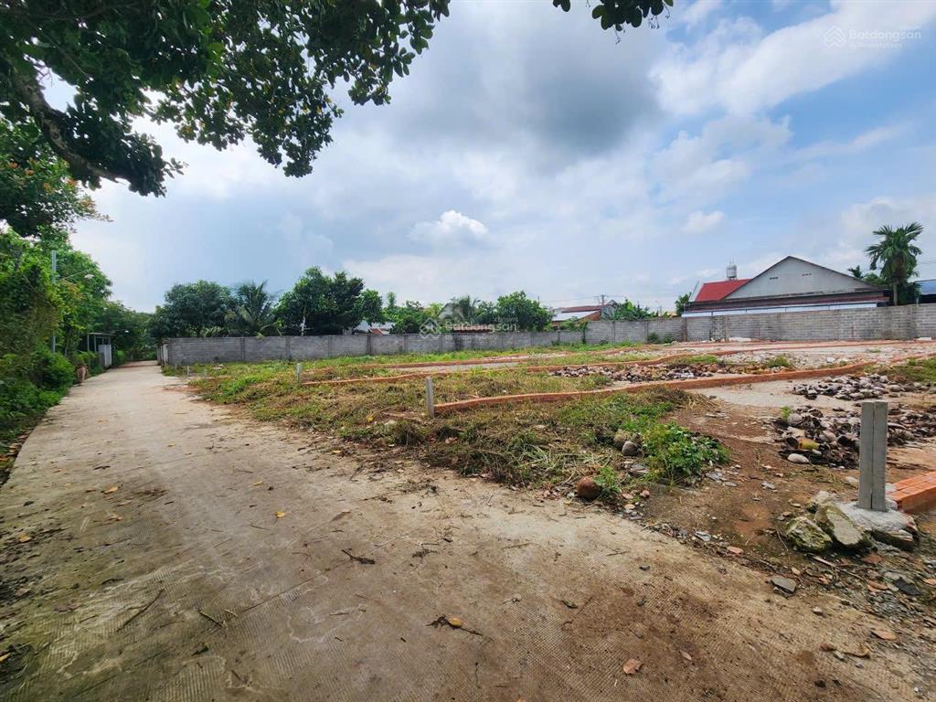 Chỉ 779tr sở hữu 200m2 full thổ cư, sổ hồng riêng hẻm xe hơi, sát đường lớn, chợ, tp long khánh