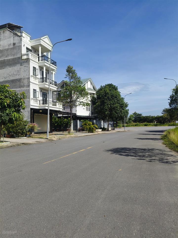 Mình còn lô đất long hưng bán gấp, vị trí cực đẹp, giá rất tốt,  0799 086 *** lâm