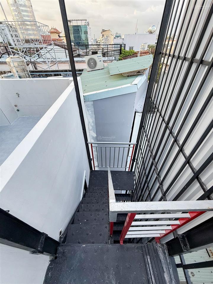 Bán nhà riêng chdv tại 96/8 duy tân, 18,5 tỷ, 90m2 giá siêu hời